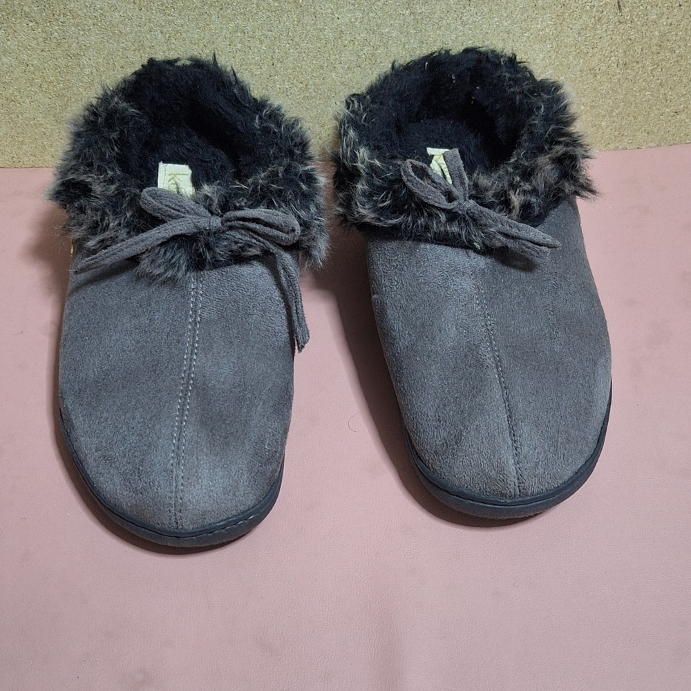 Kooba Faux Fur Bow Front House Slippers Size 8-9